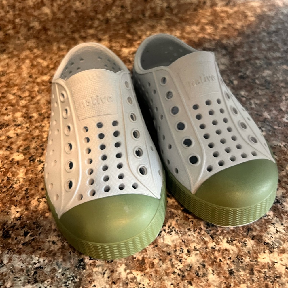 Native slip on shoes NWOT blue green toddler size 6